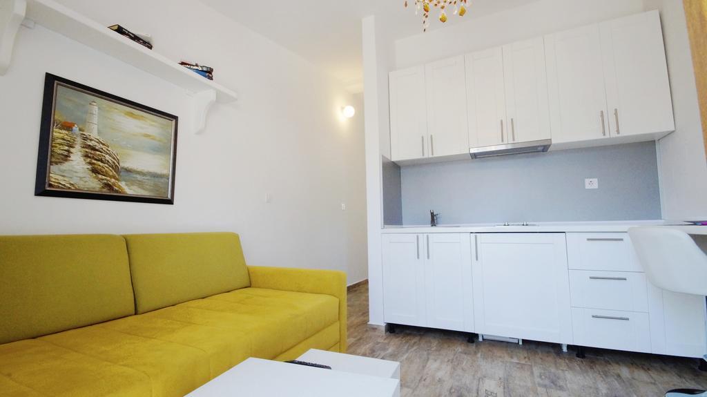 בודווה Apartments Mikovic מראה חיצוני תמונה